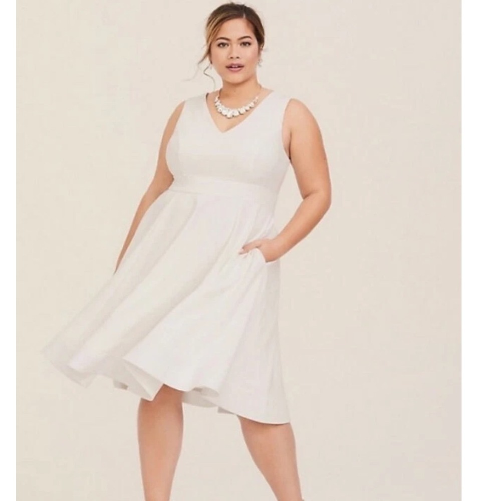 TORRID At The Knee Studio Refined Crepe Skater Dress Fit & Flare V-Neck Ivory 20